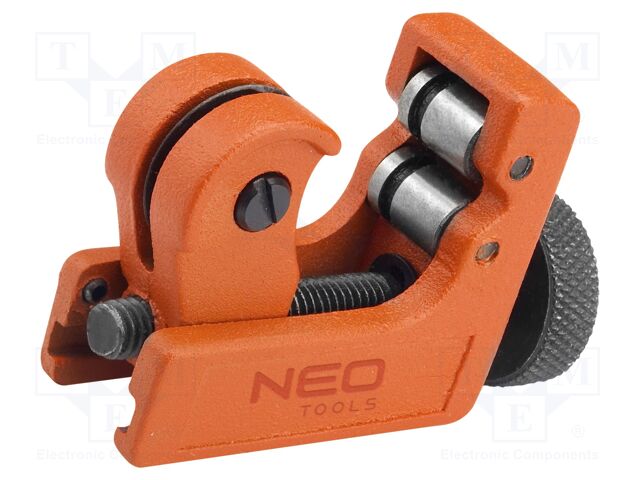 Cutting machine; for cutting copper and aluminum pipes