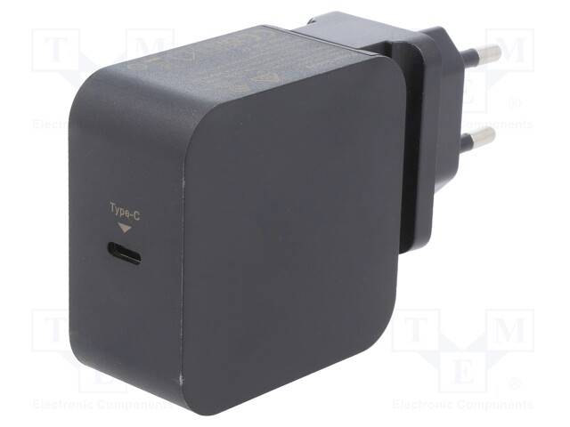 Charger: USB; Out: USB C; 5/9/15/20V